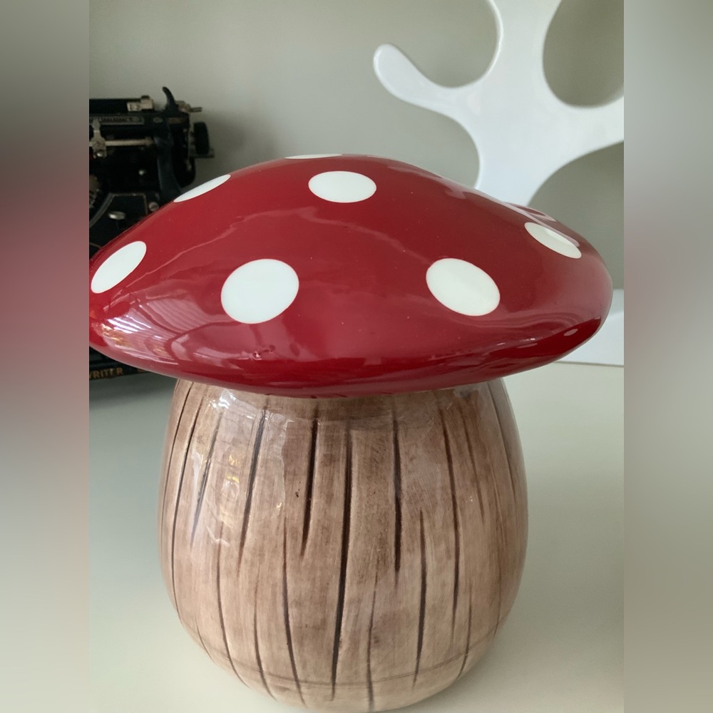 Mushroom Whimsical B HARBOUR Ceramic Canisters X 2 Set Like New Kitchen Home - Picture 3 of 16